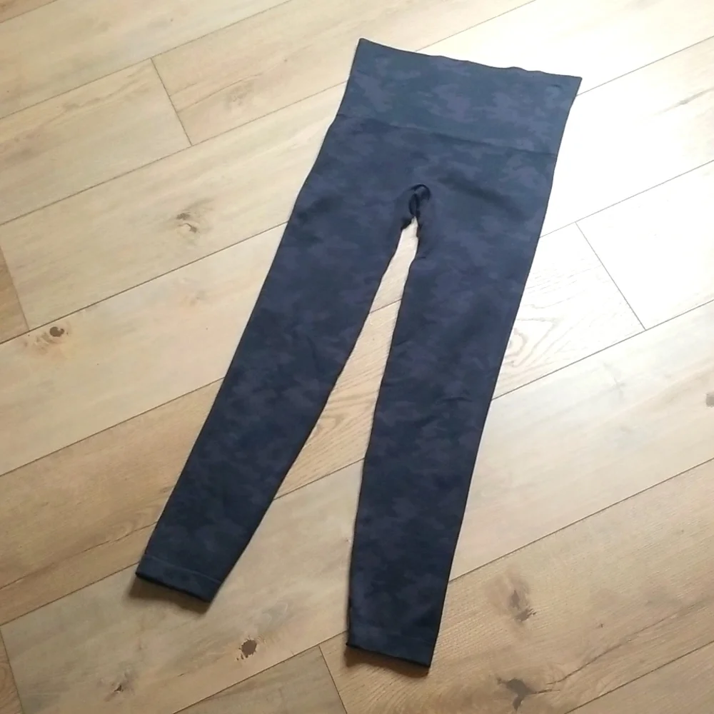 SPANX Look at me now camo print seamless leggings - Picture 1 of 4